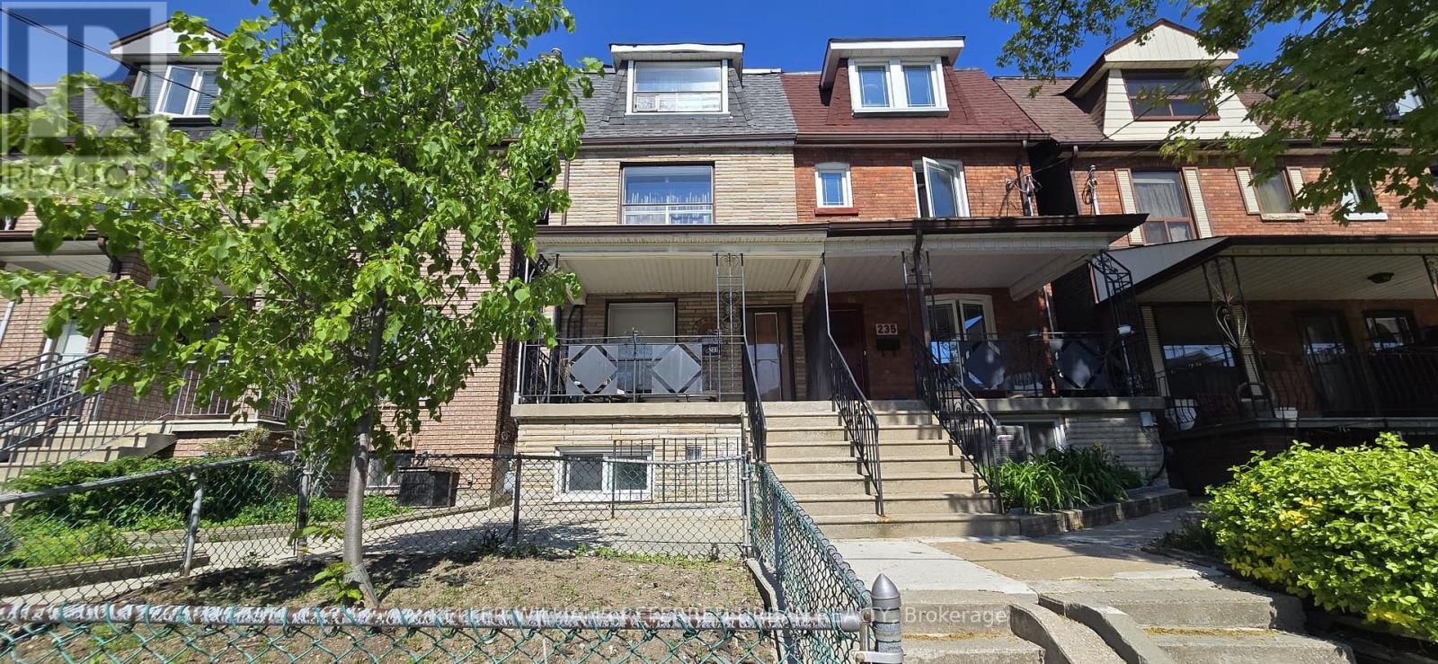 Listing photo of MAIN - 237 MONTROSE AVENUE