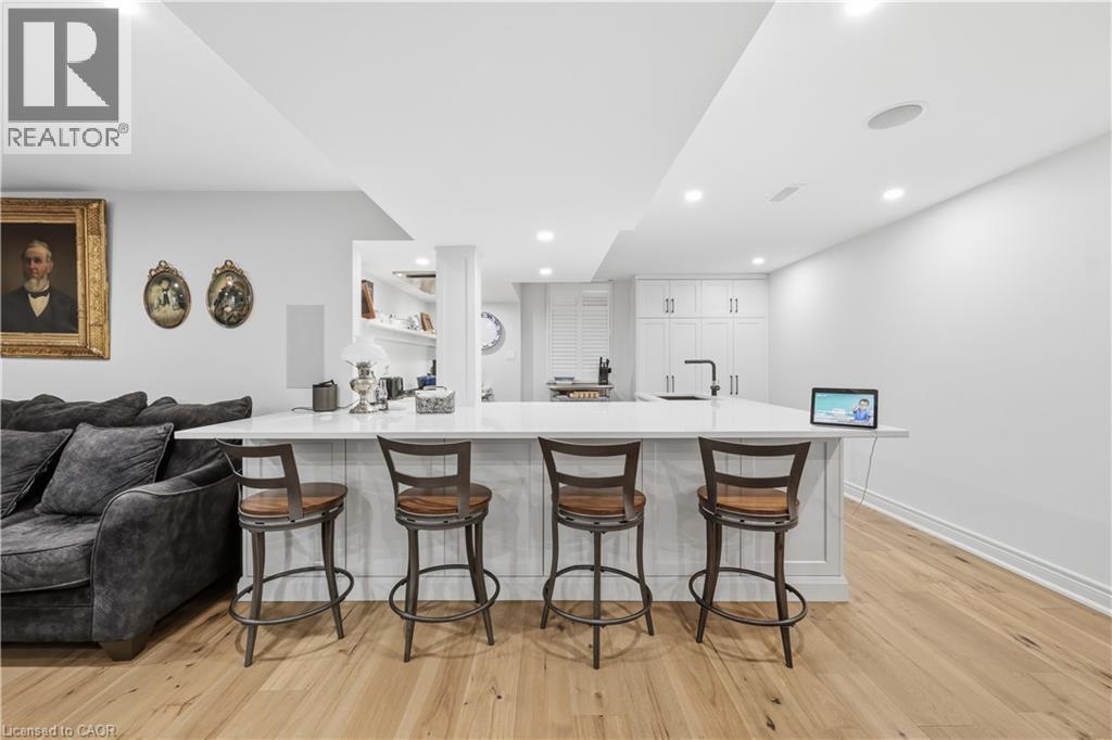 2147 BERWICK Drive - 31