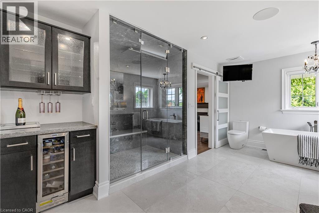 2147 BERWICK Drive - 20