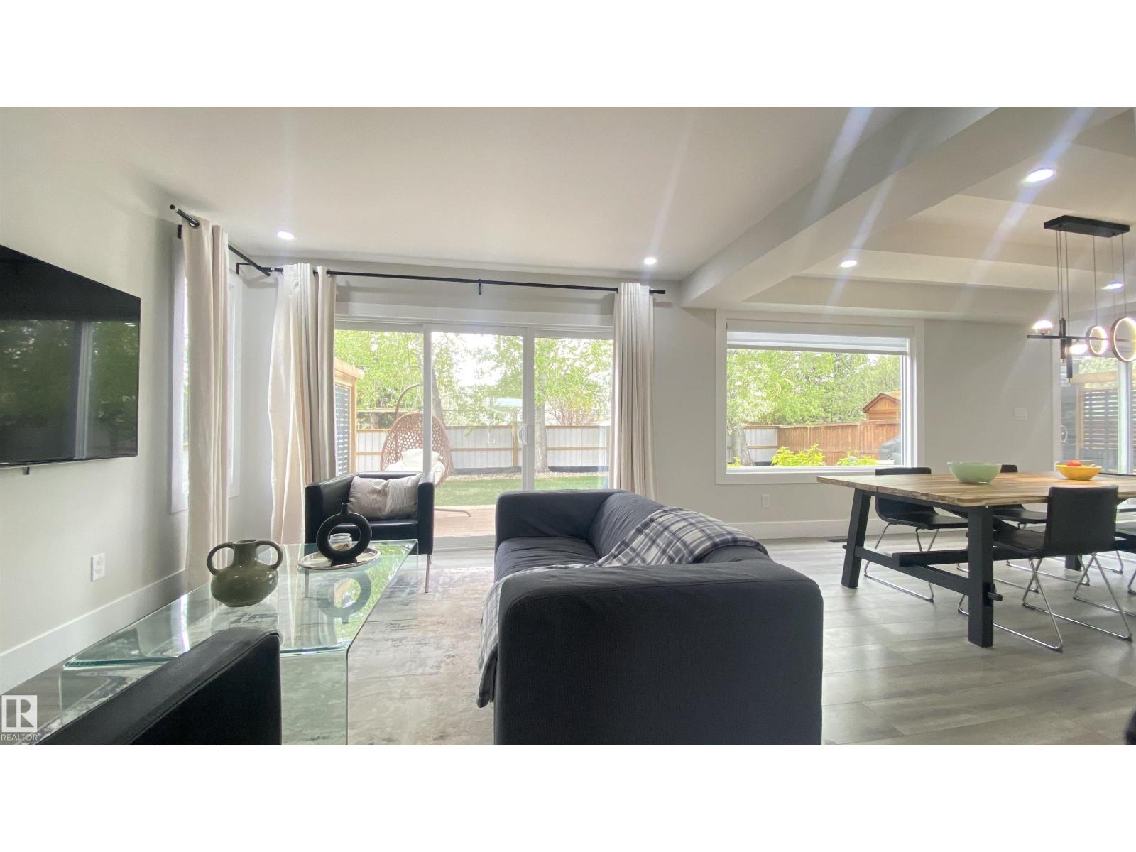 7604 181 ST NW - 9