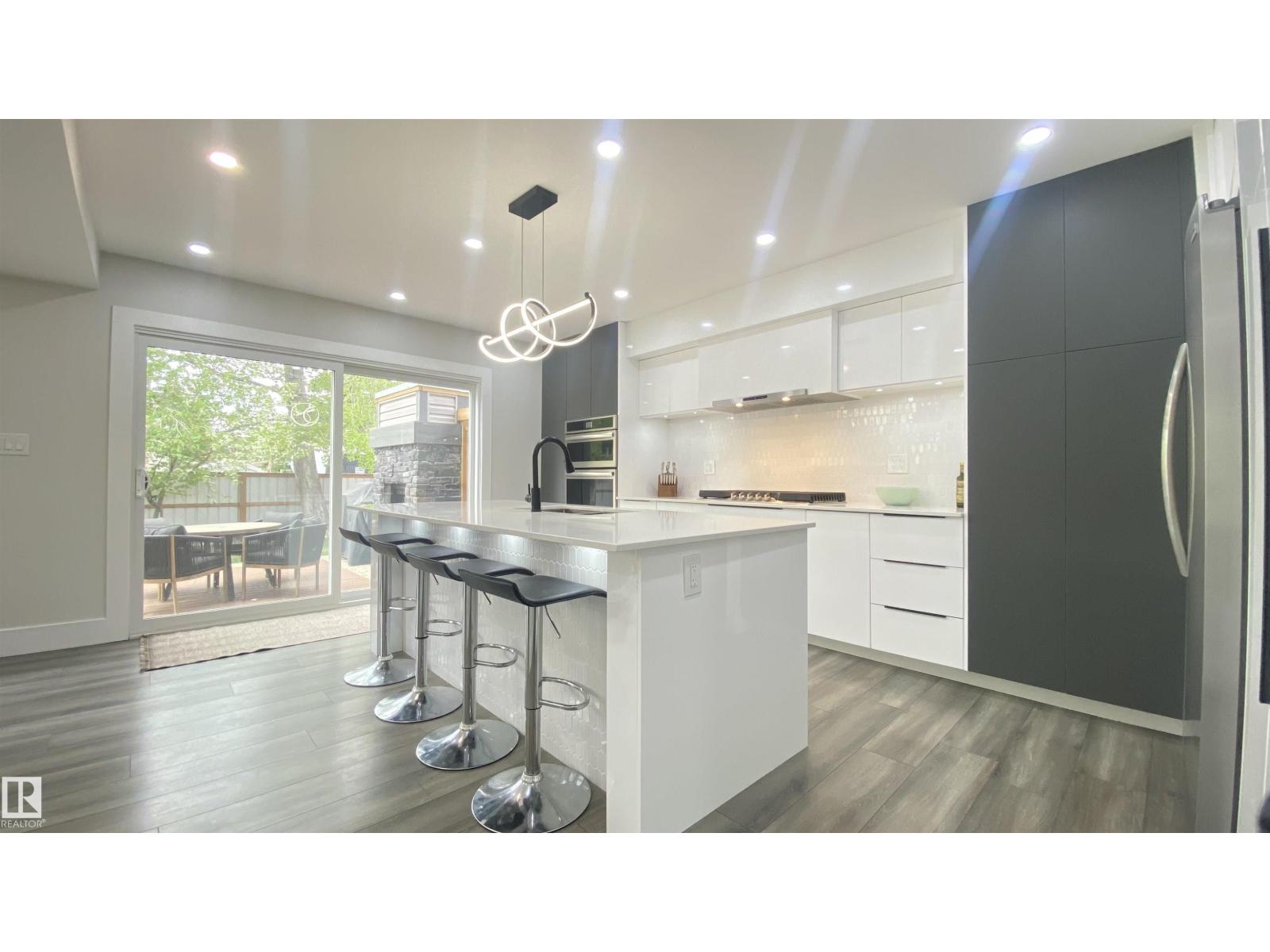 7604 181 ST NW - 11