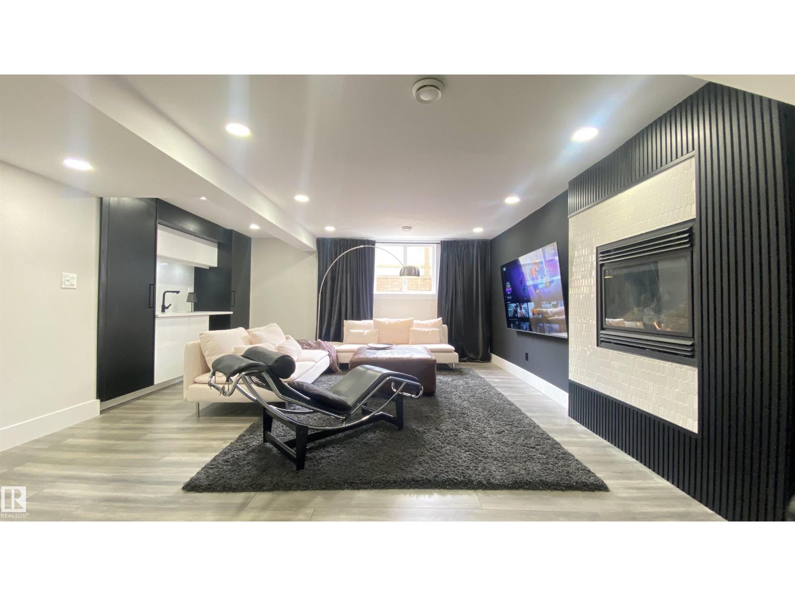 7604 181 ST NW - 32