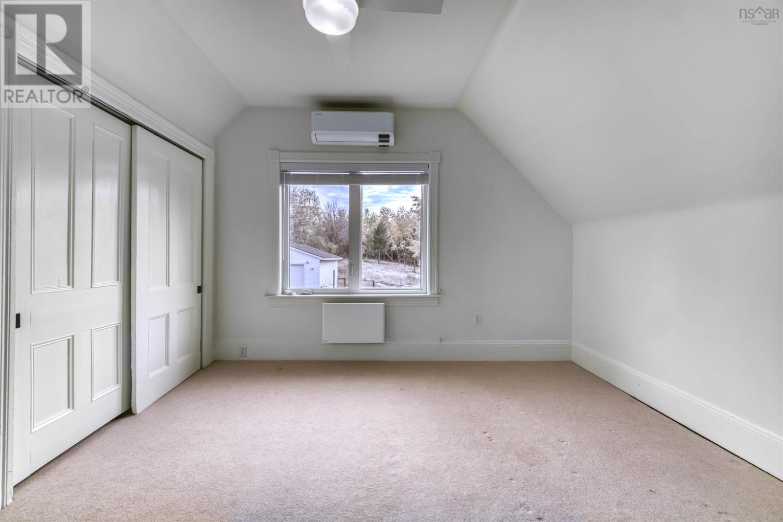 Property 22 of 50 of 1745 Victoria Street
