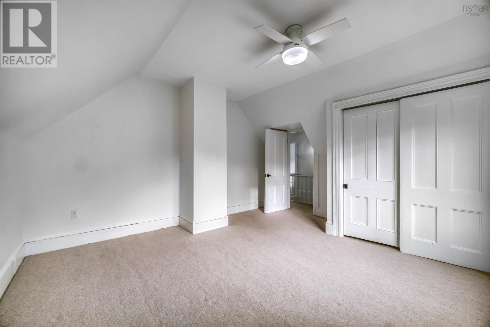 Property 27 of 50 of 1745 Victoria Street