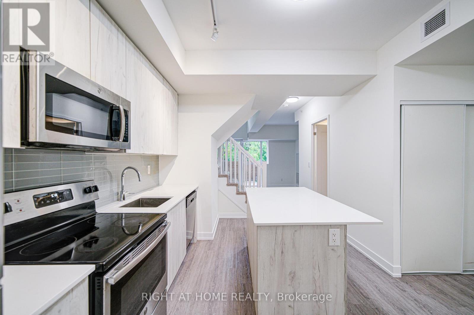 #TH03 1350 KINGSTON ROAD - 11
