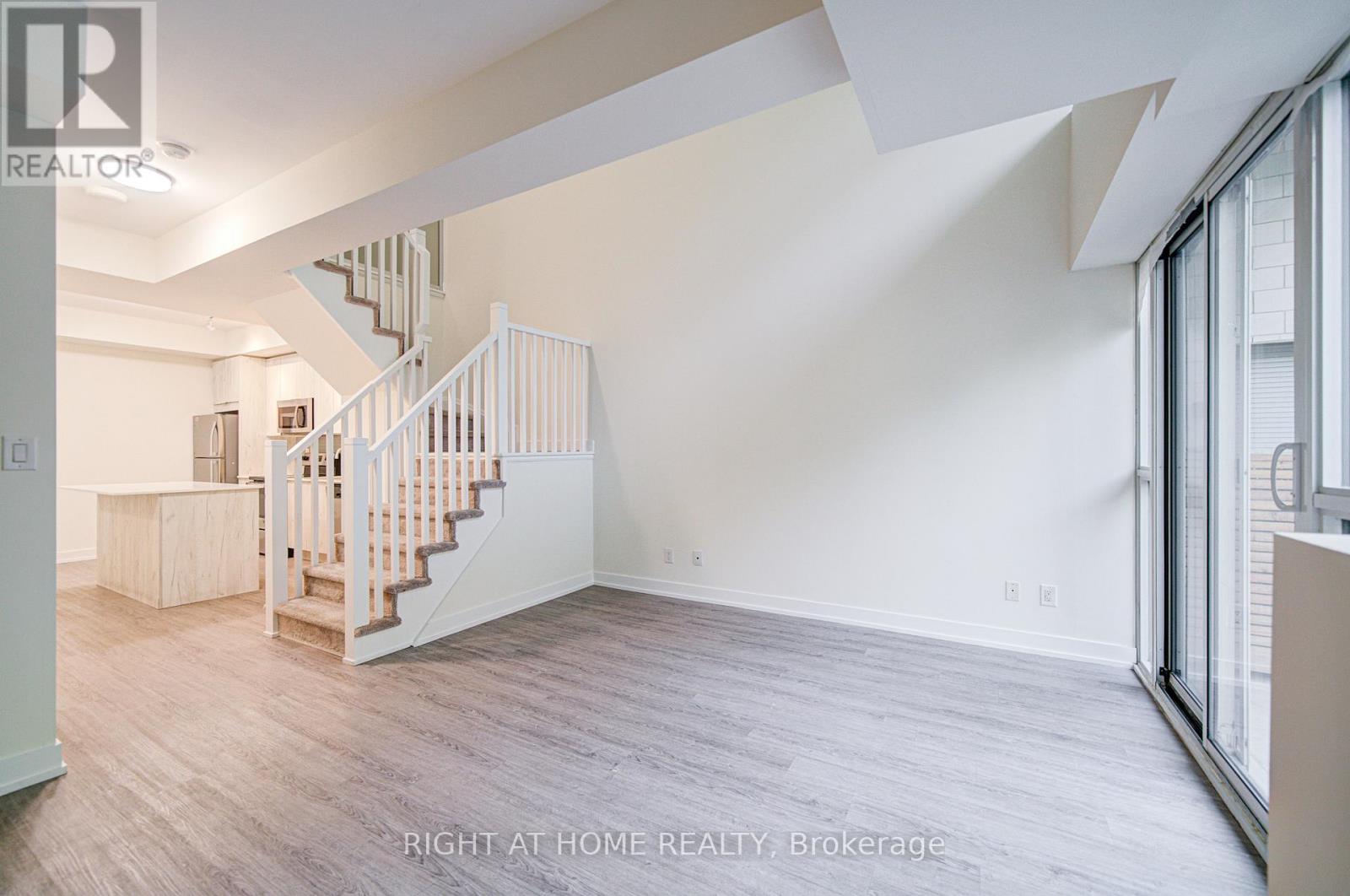 #TH03 1350 KINGSTON ROAD - 15