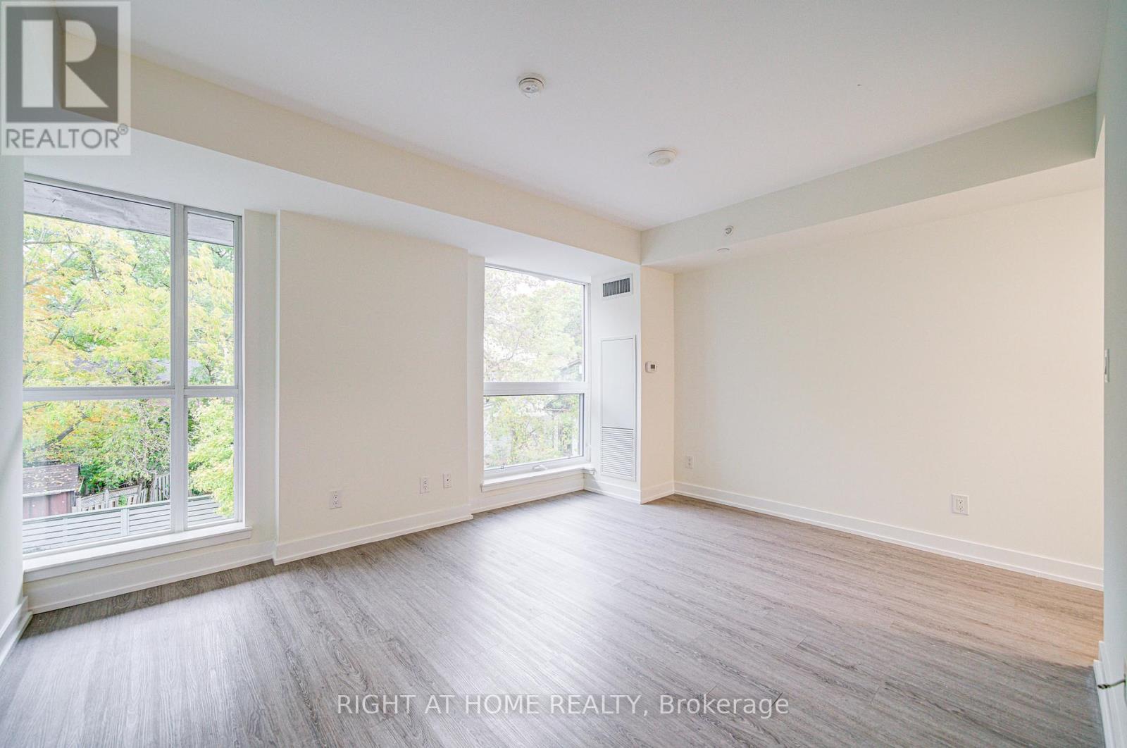 #TH03 1350 KINGSTON ROAD - 25