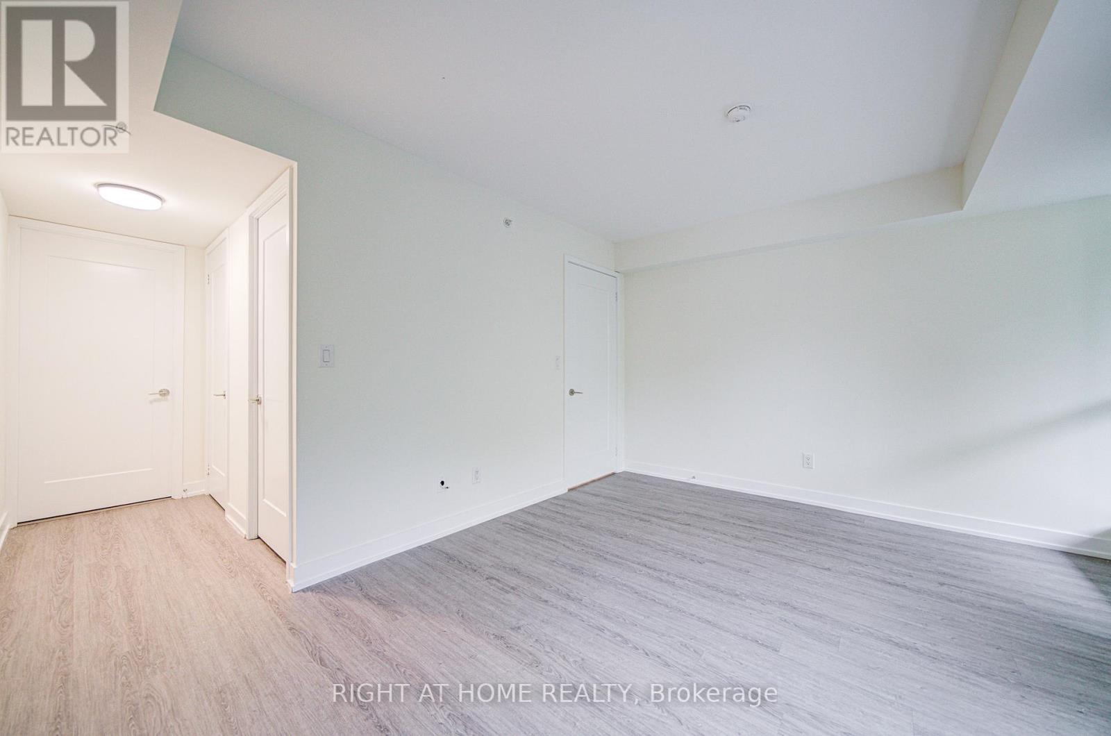 #TH03 1350 KINGSTON ROAD - 28