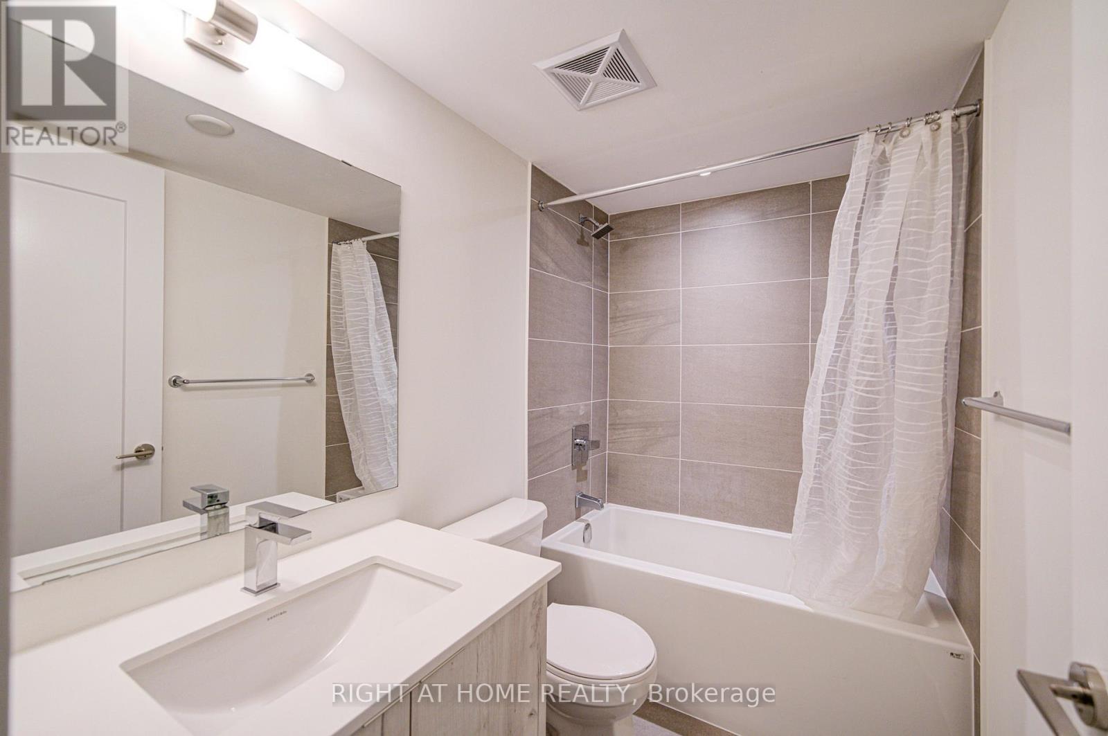 #TH03 1350 KINGSTON ROAD - 34