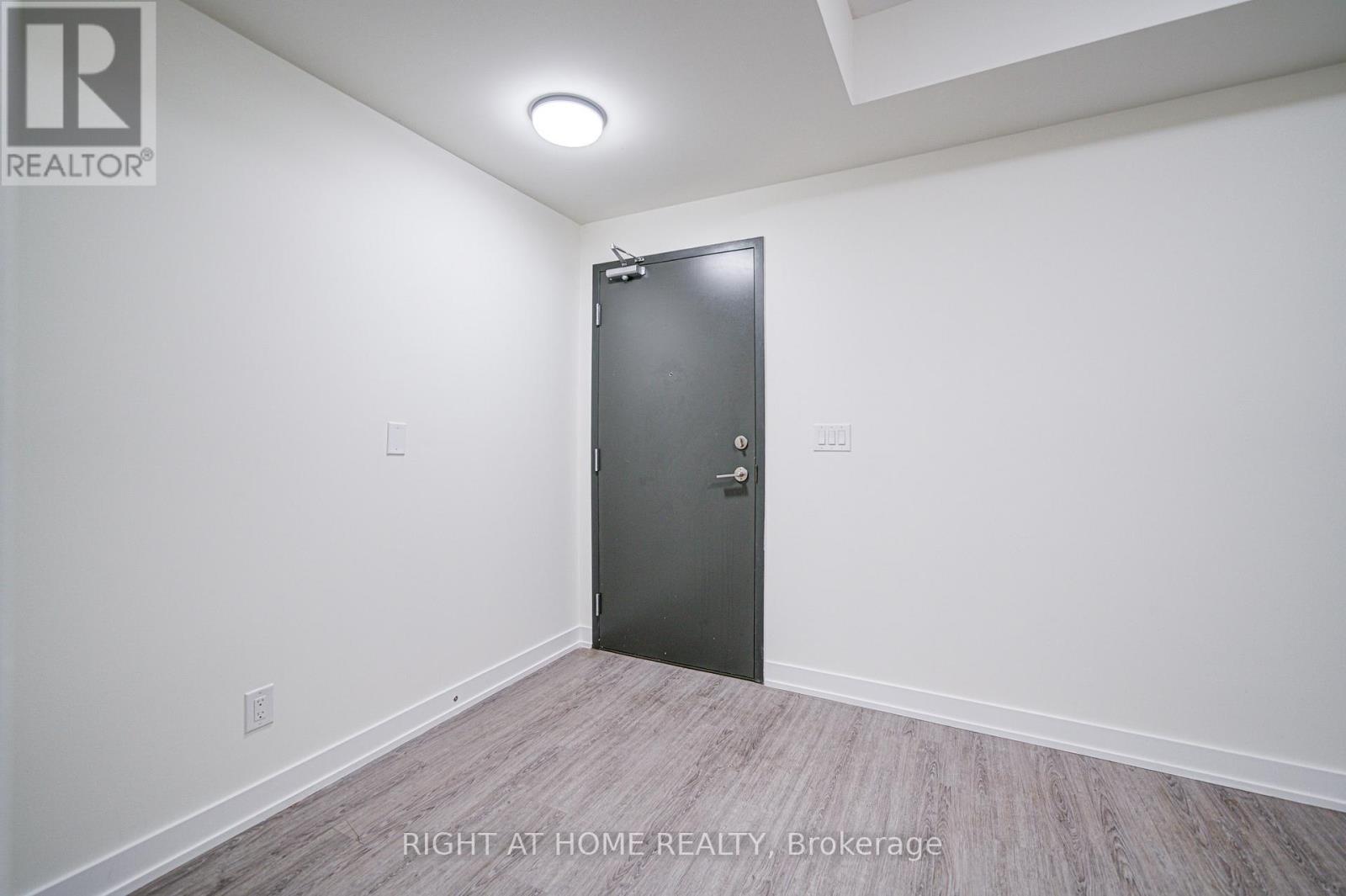 #TH03 1350 KINGSTON ROAD - 6