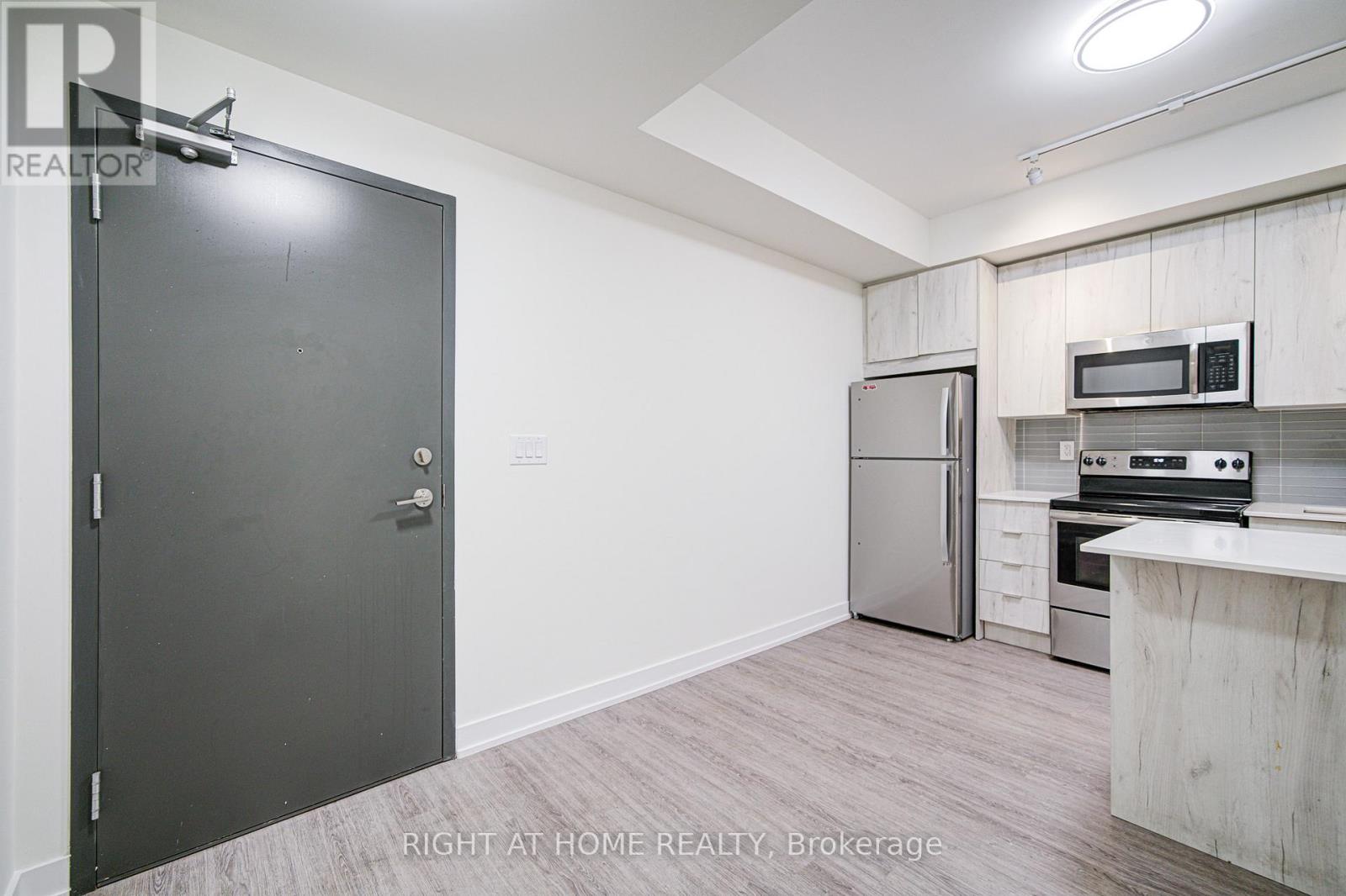 #TH03 1350 KINGSTON ROAD - 7