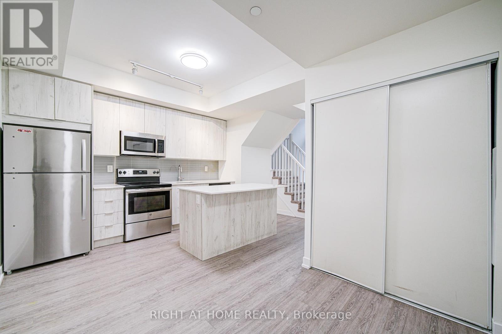 #TH03 1350 KINGSTON ROAD - 8