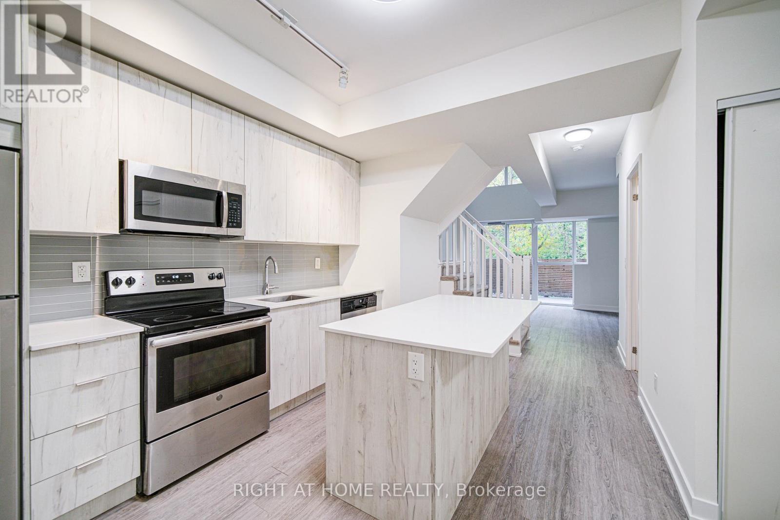 #TH03 1350 KINGSTON ROAD - 9