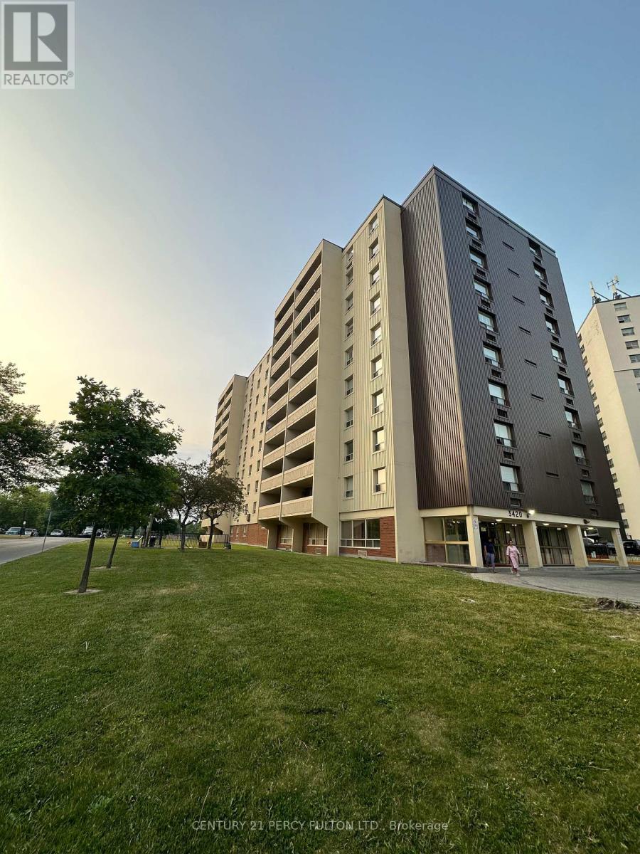 Listing photo of 404 - 3420 EGLINTON AVENUE E