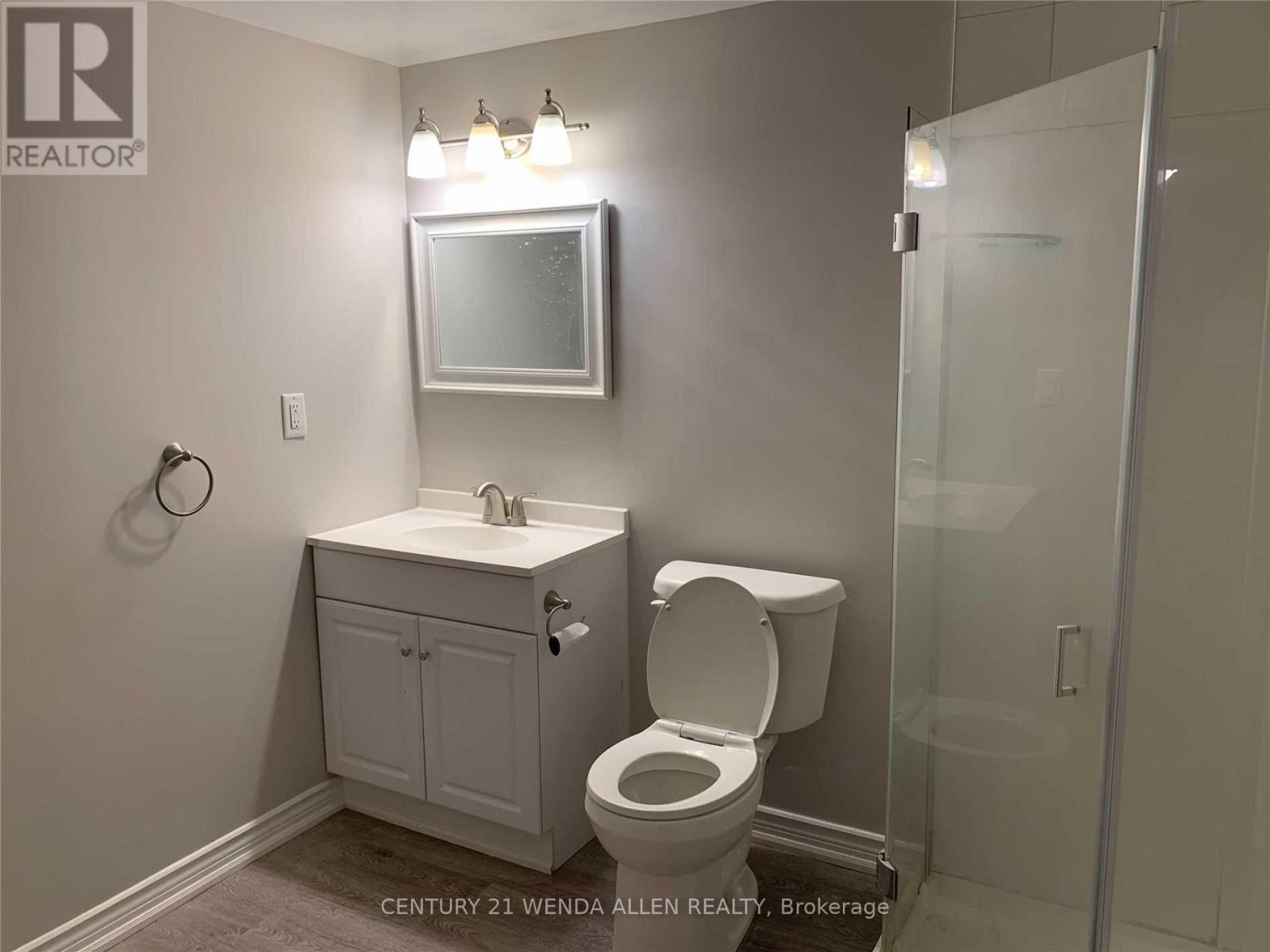 607 MARY STREET W - 16