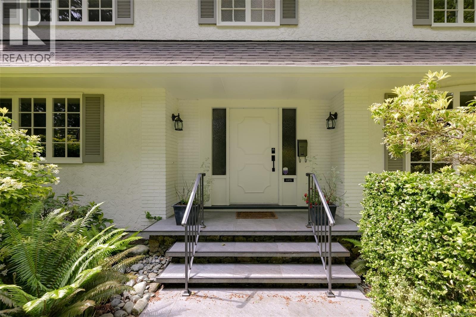 2861 Tudor Ave - 4