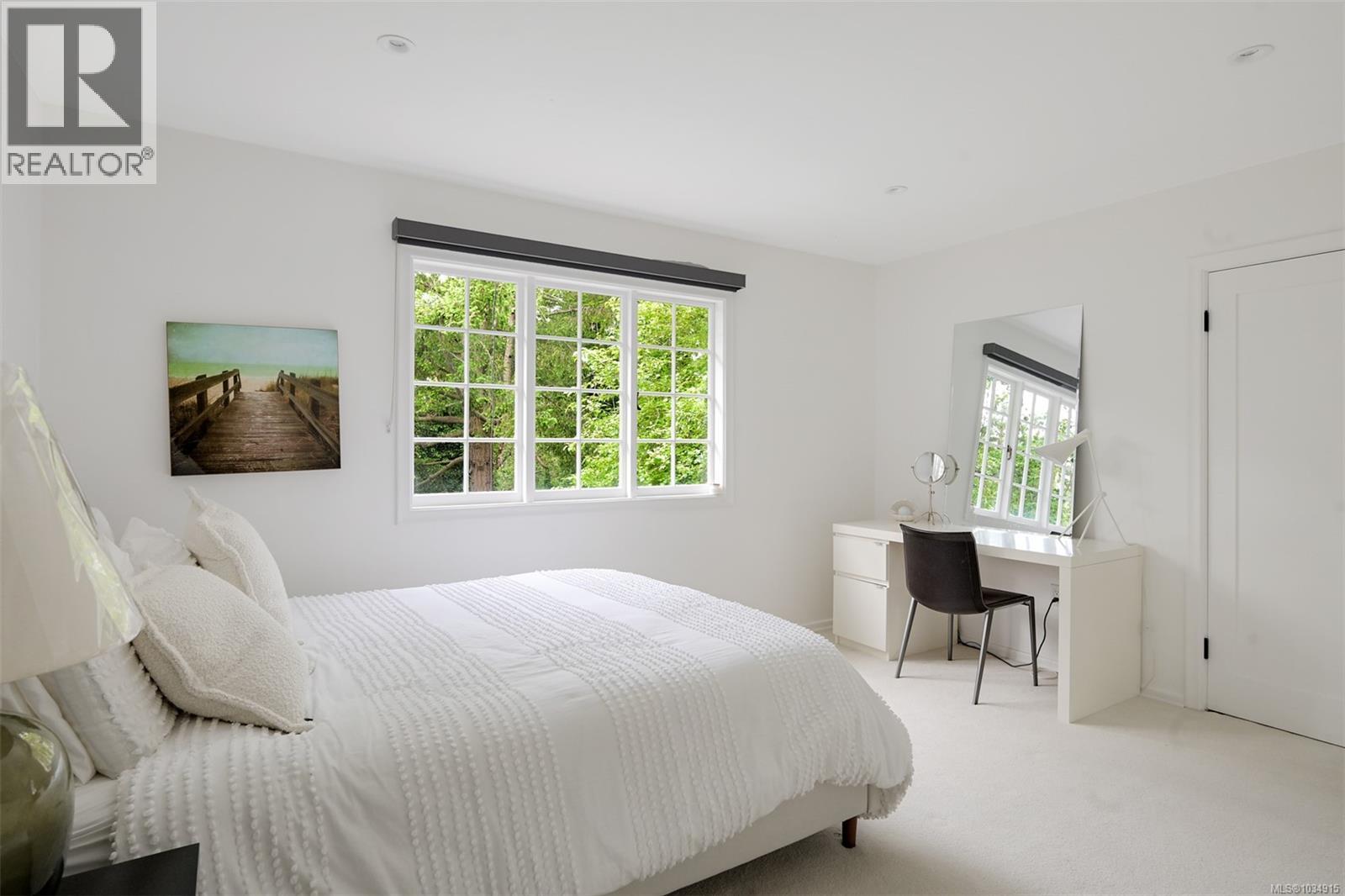 2861 Tudor Ave, Saanich