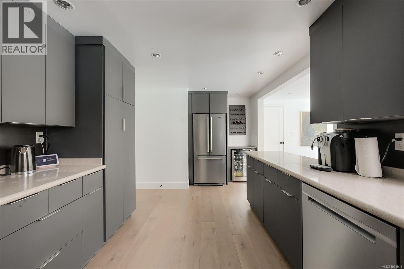 2861 Tudor Ave - 22
