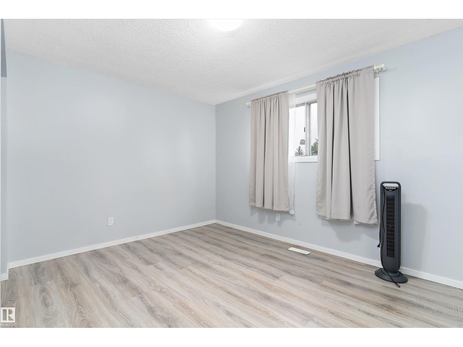 3214 71 ST NW - 16