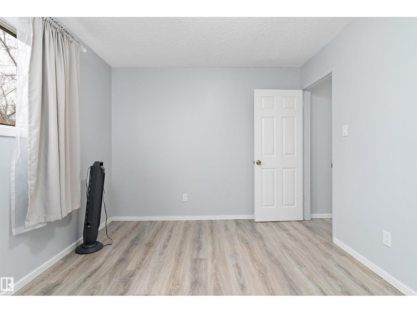 3214 71 ST NW - 17