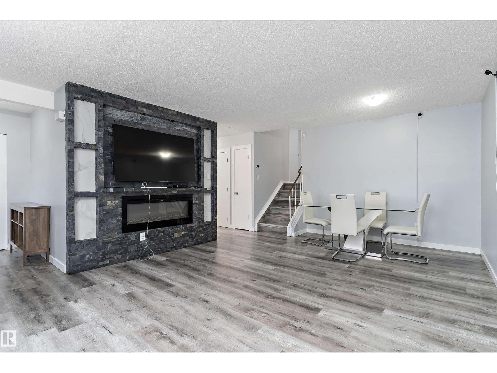 3214 71 ST NW - 2
