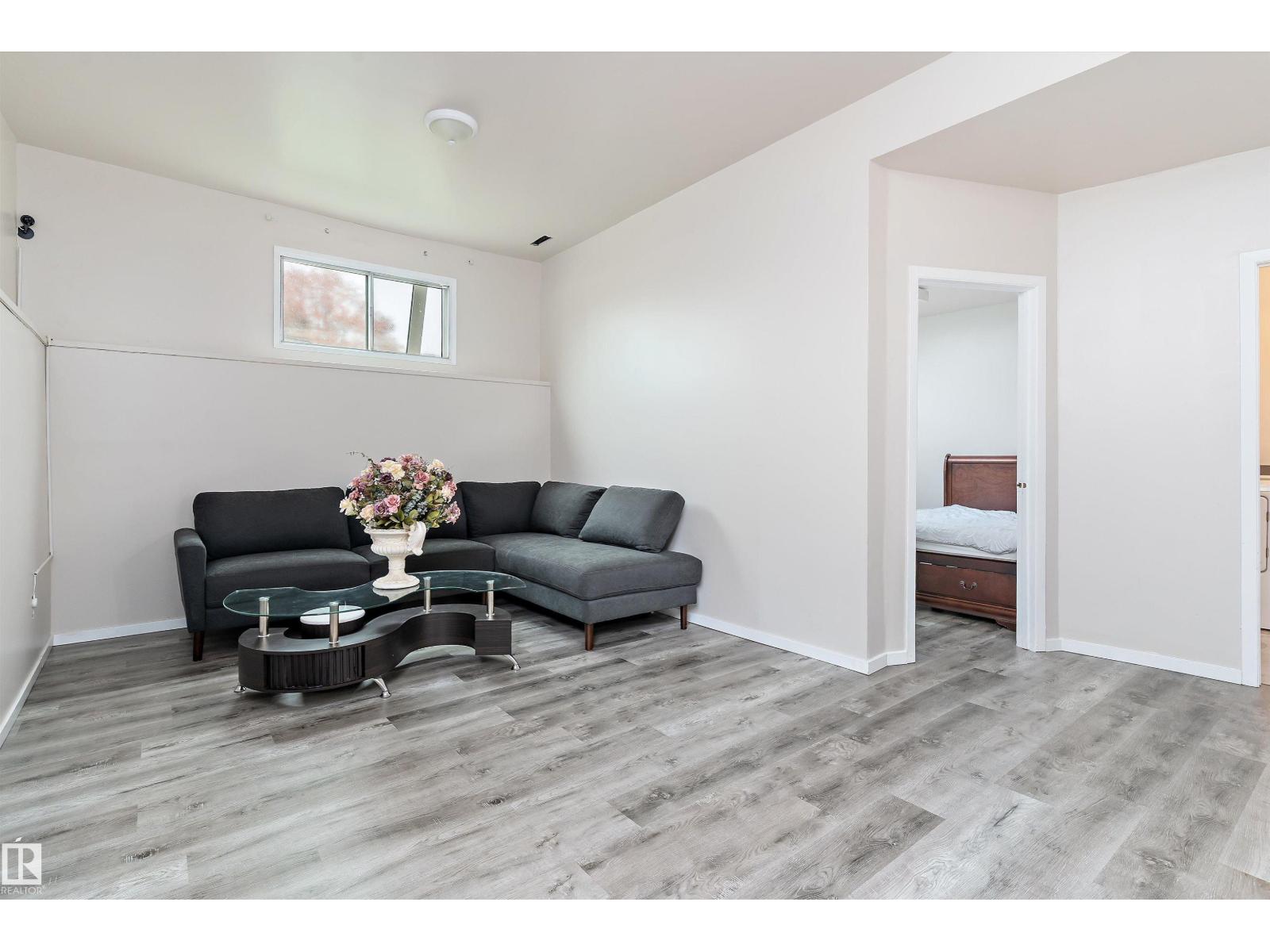 3214 71 ST NW - 21