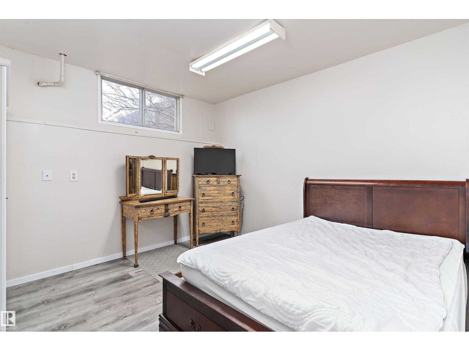 3214 71 ST NW - 29