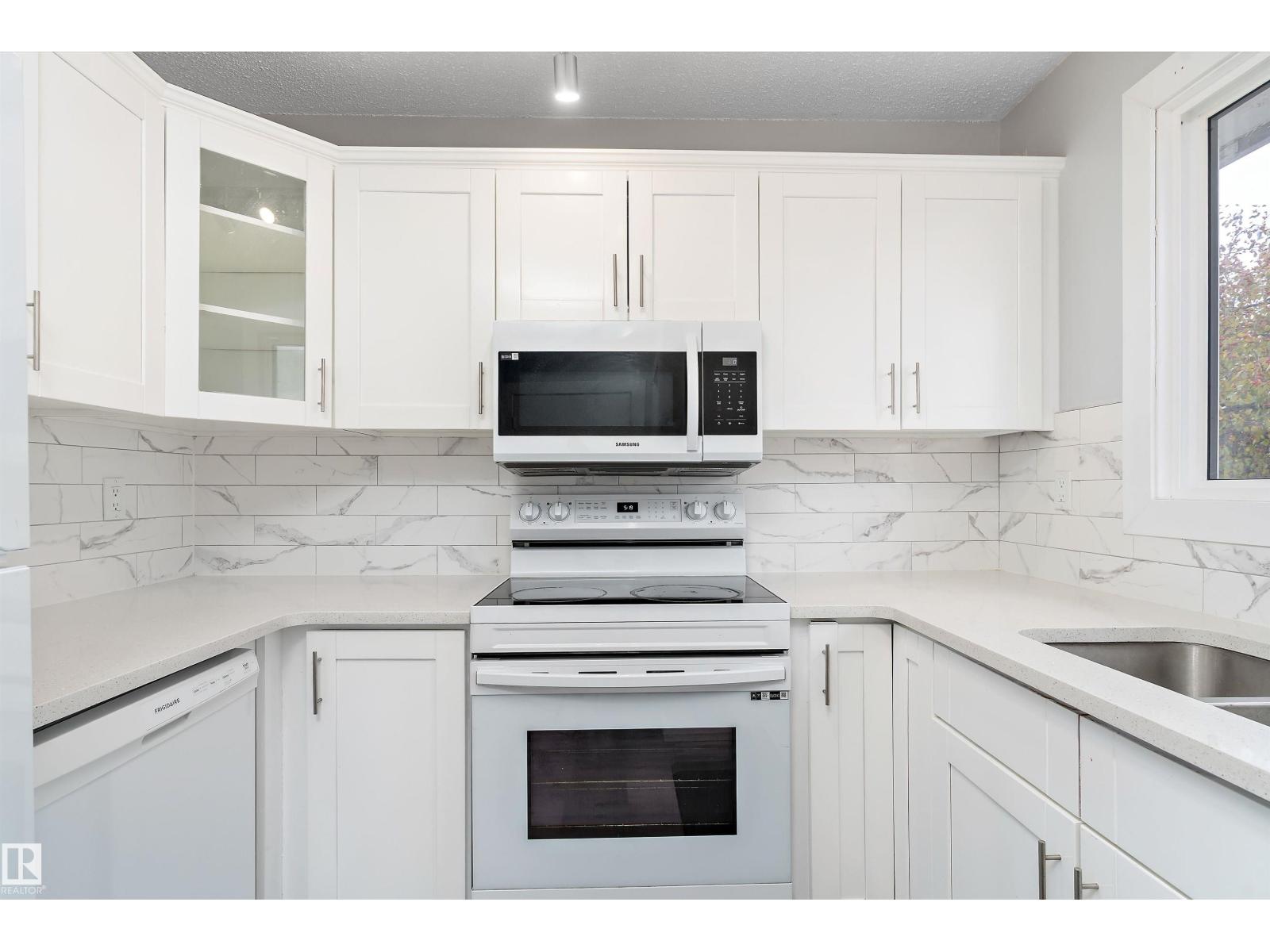 3214 71 ST NW - 8