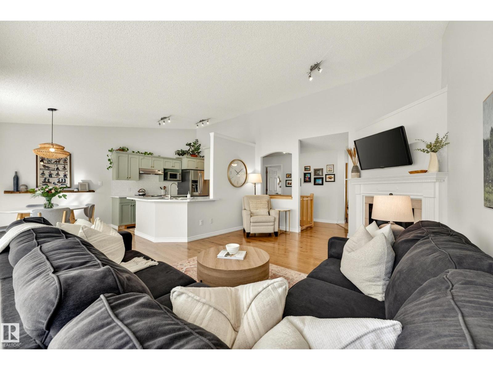 150 DEER RIDGE DR — photo 10