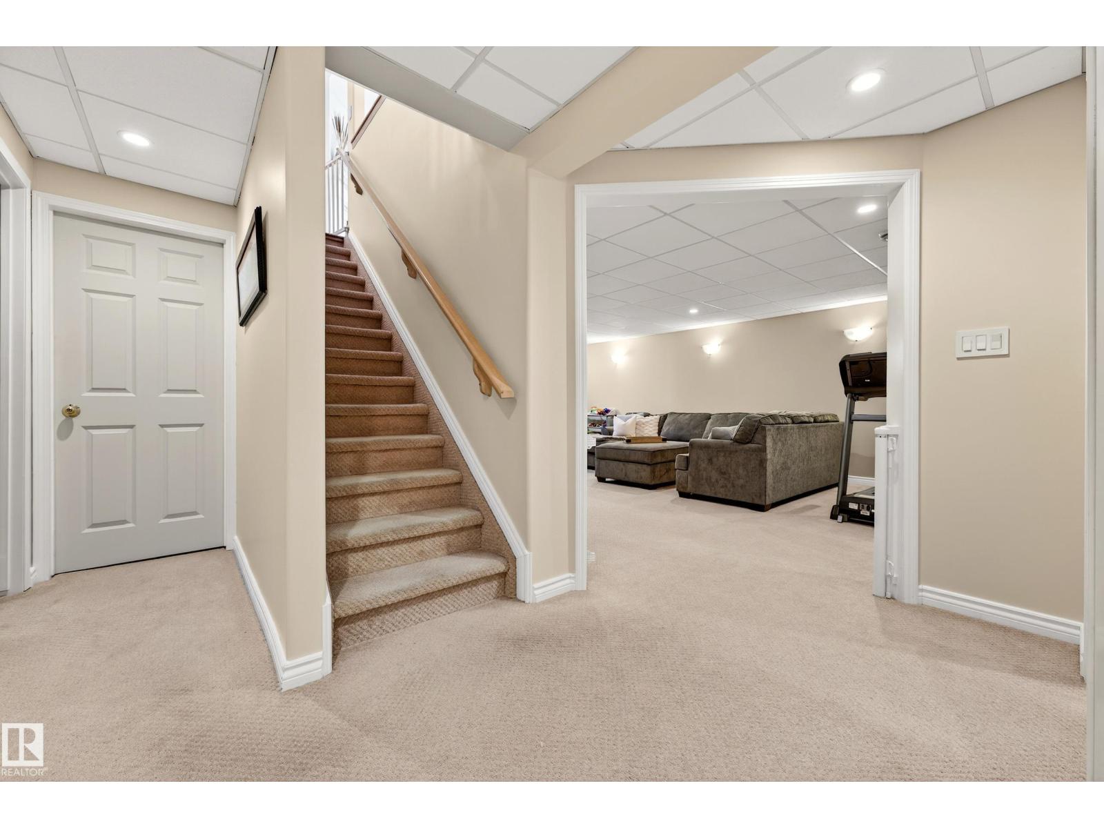 150 DEER RIDGE DR — photo 37