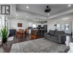 Living room - 7302 37 Street Close, Lloydminster, AB T9V3P7 Photo 6