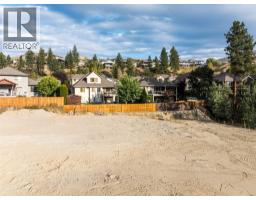 595 Benmore Place, Kelowna, BC V1W4Z3 Photo 9