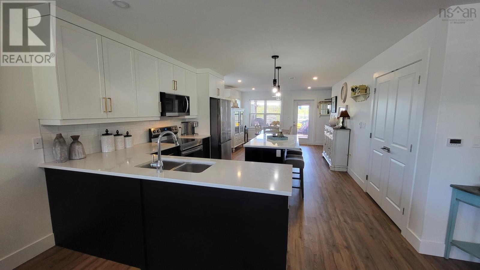 Property 25 of 27 of 17 Community Way
