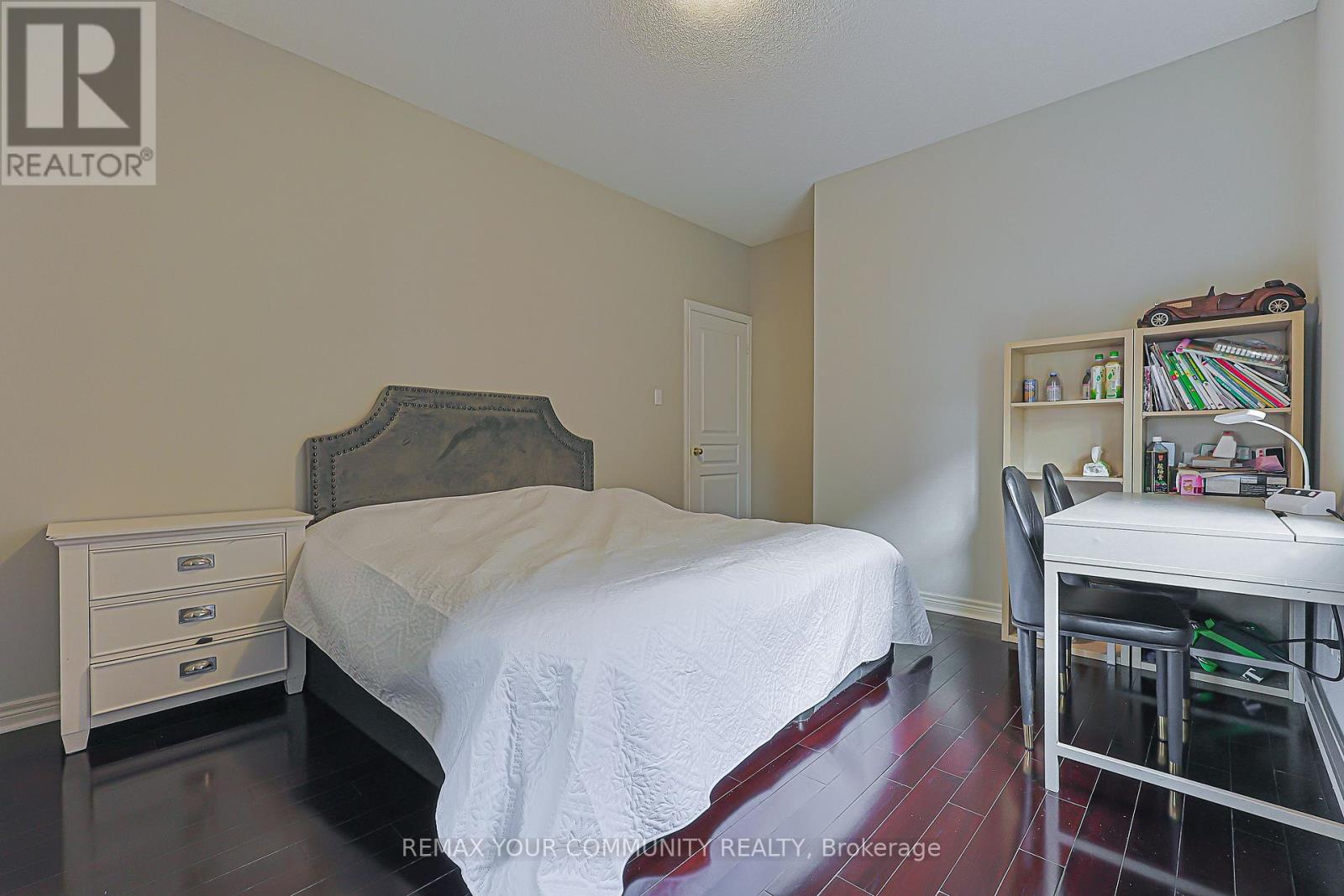 16 FOSHAN AVENUE - 18