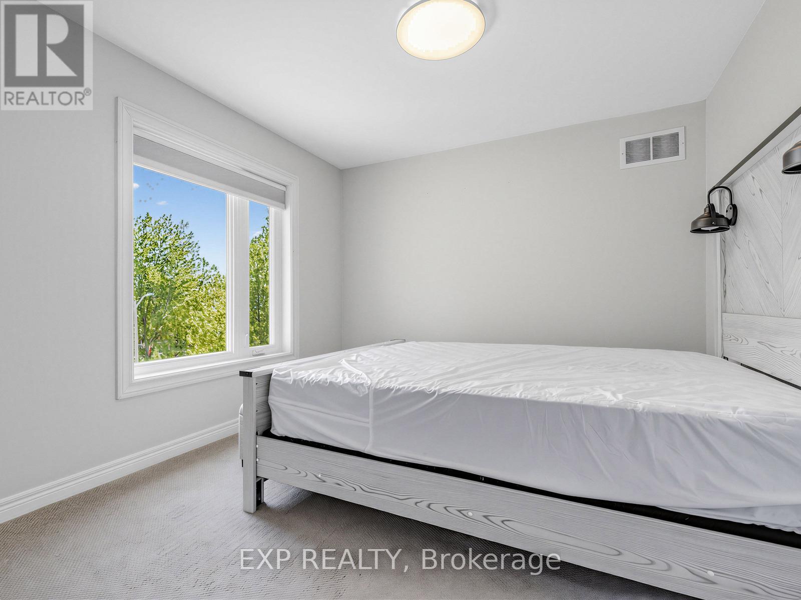 193 FAIRLANE CRESCENT - 17