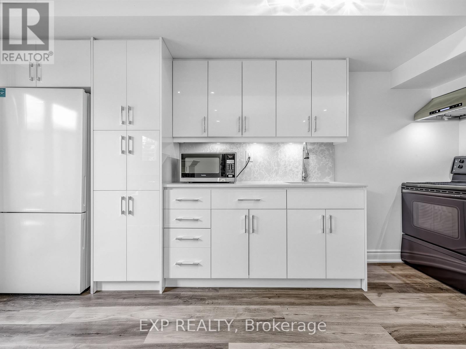 193 FAIRLANE CRESCENT - 28