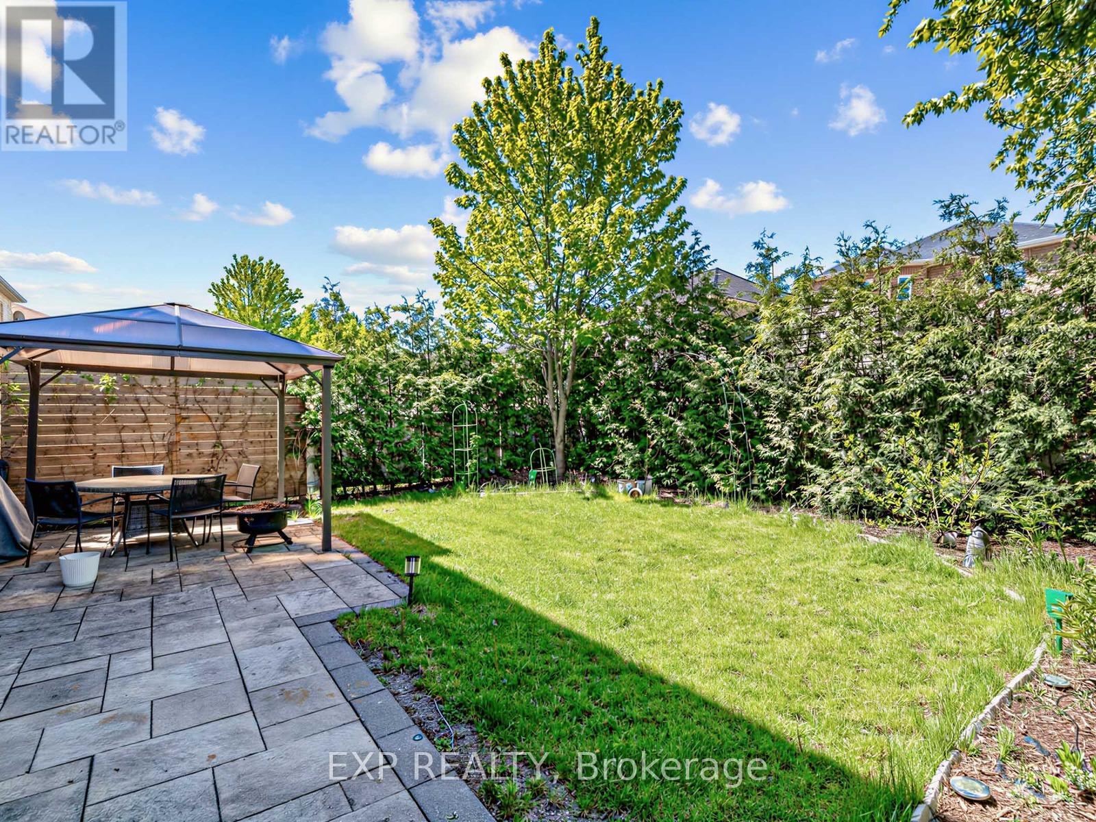 193 FAIRLANE CRESCENT - 32