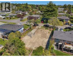 2936 Queenston St, Saanich, BC V8R4P5 Photo 10