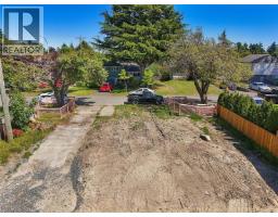 2936 Queenston St, Saanich, BC V8R4P5 Photo 13