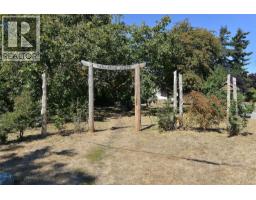 2936 Queenston St, Saanich, BC V8R4P5 Photo 26