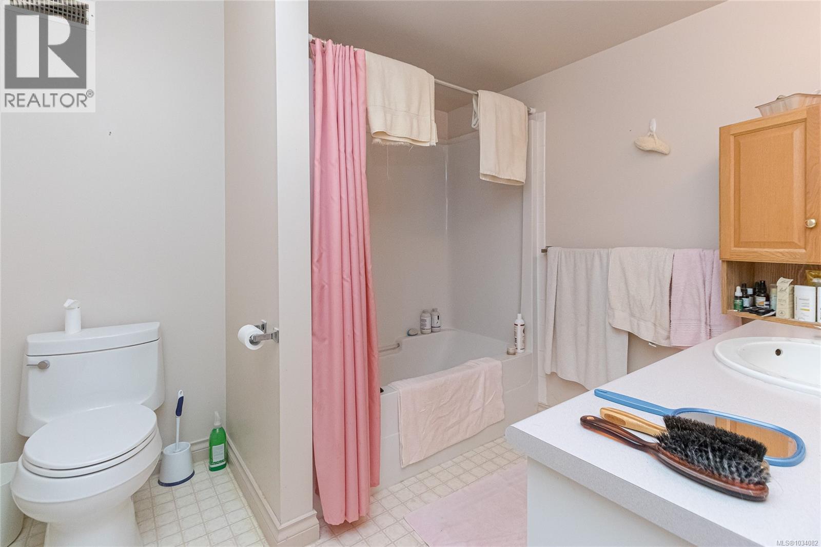 5 4300 Stoneywood Lane, Saanich