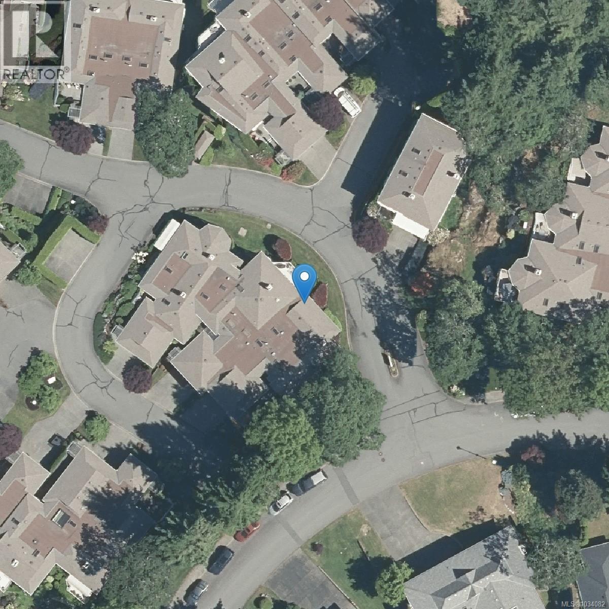 5 4300 Stoneywood Lane, Saanich