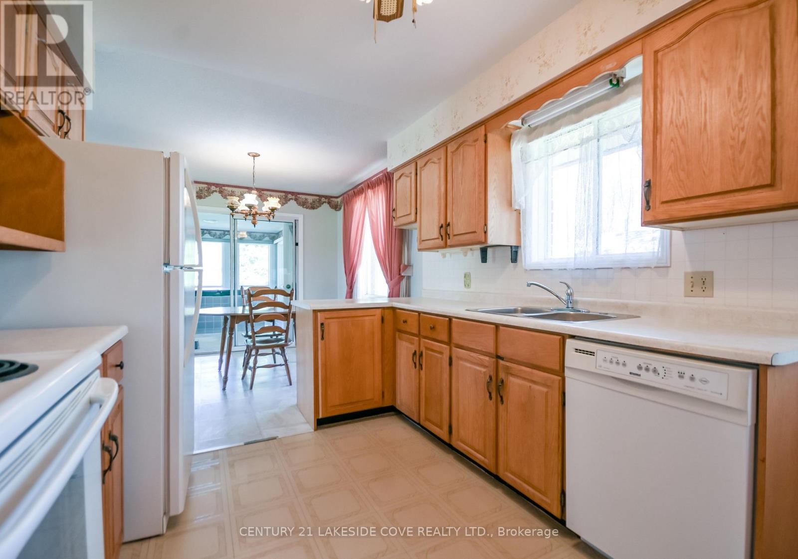 2 LANTERN COURT - 12