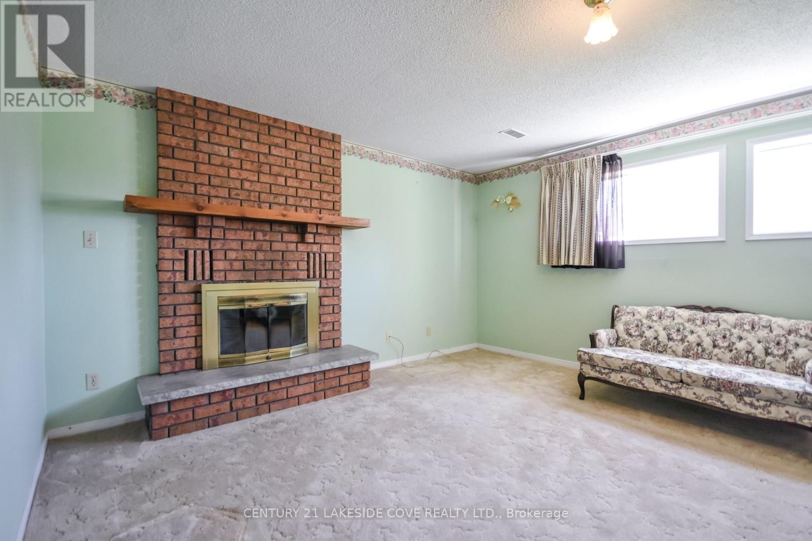 2 LANTERN COURT - 27