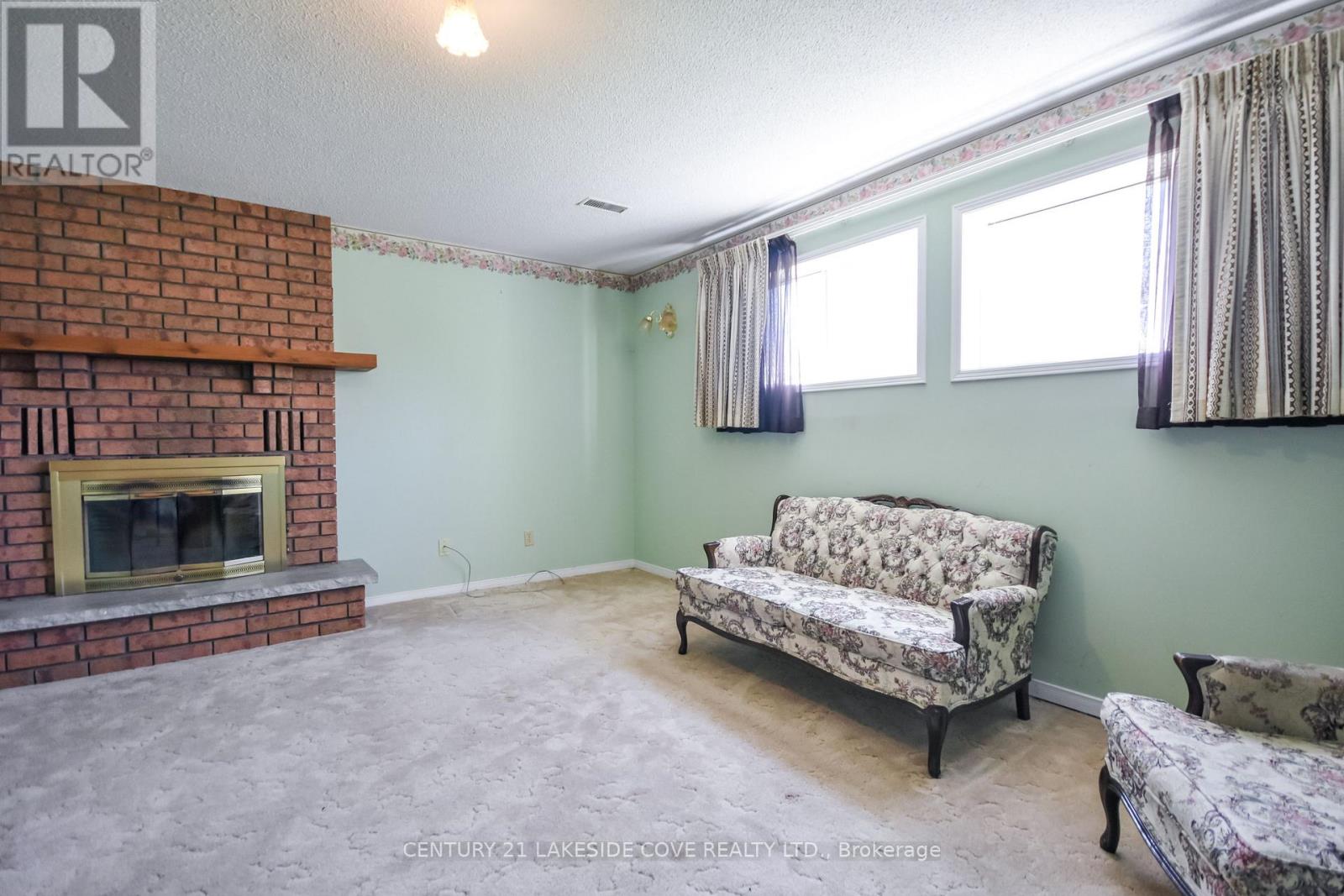 2 LANTERN COURT - 28