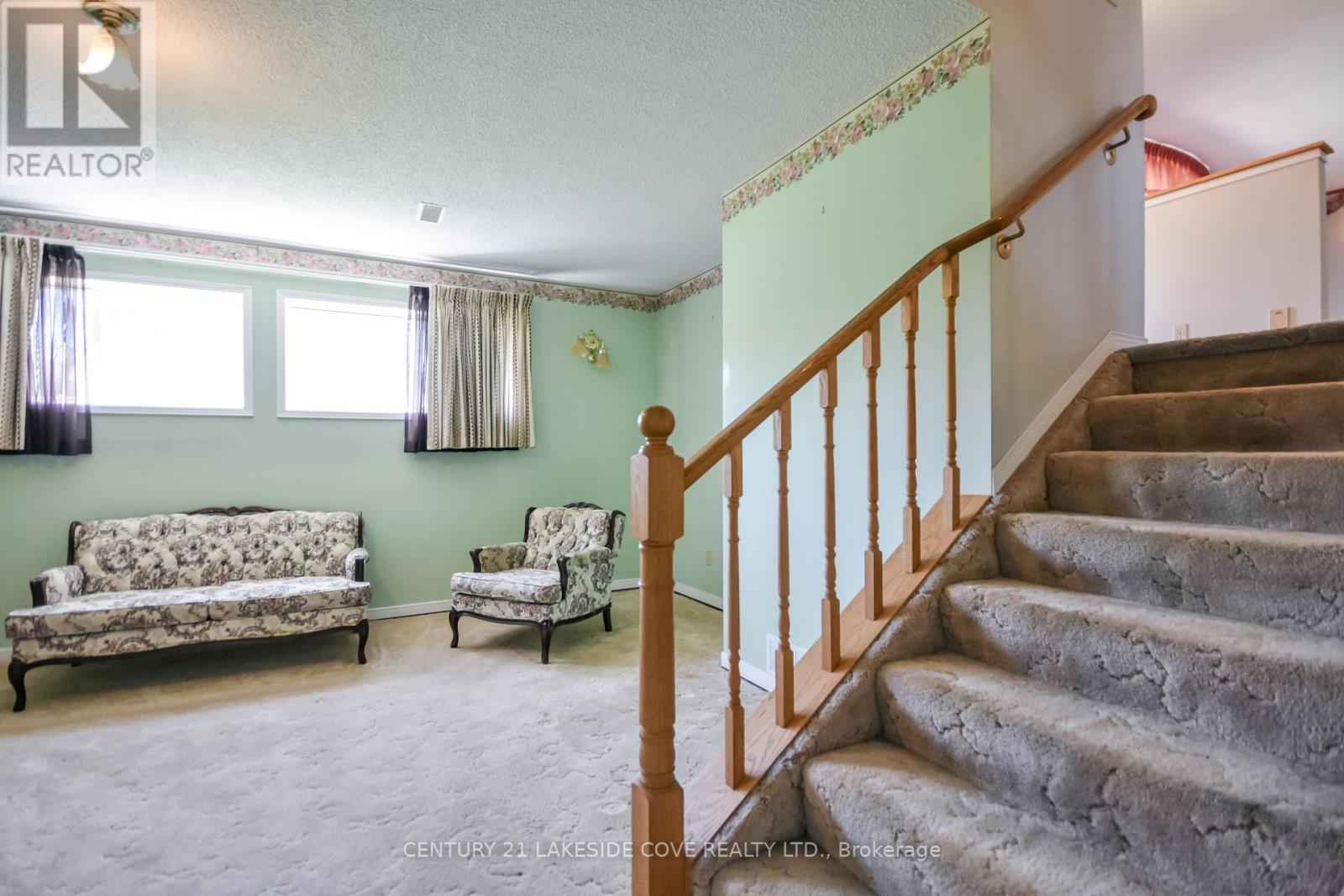 2 LANTERN COURT - 31