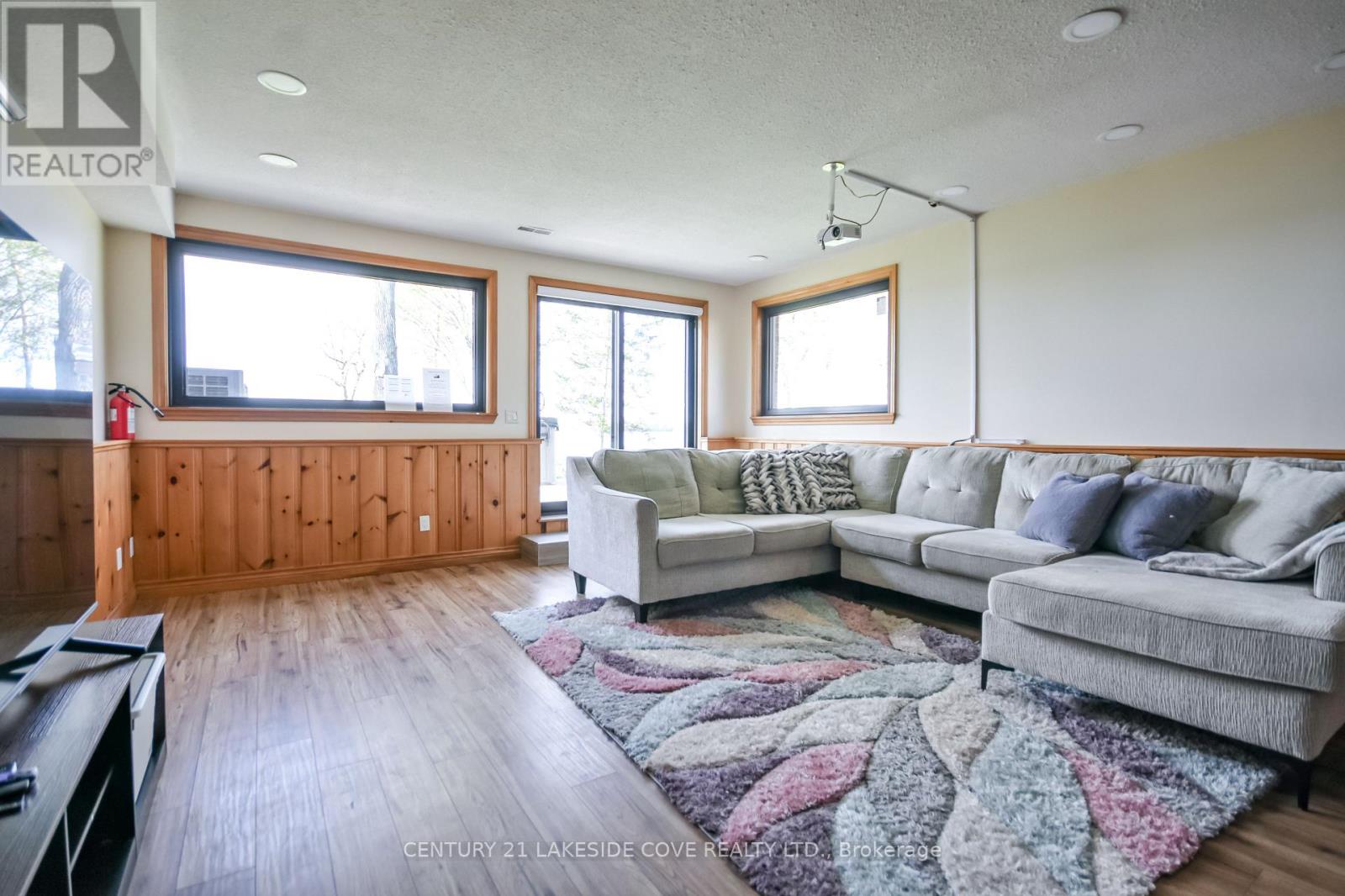 16 THICKETWOOD PLACE - 32
