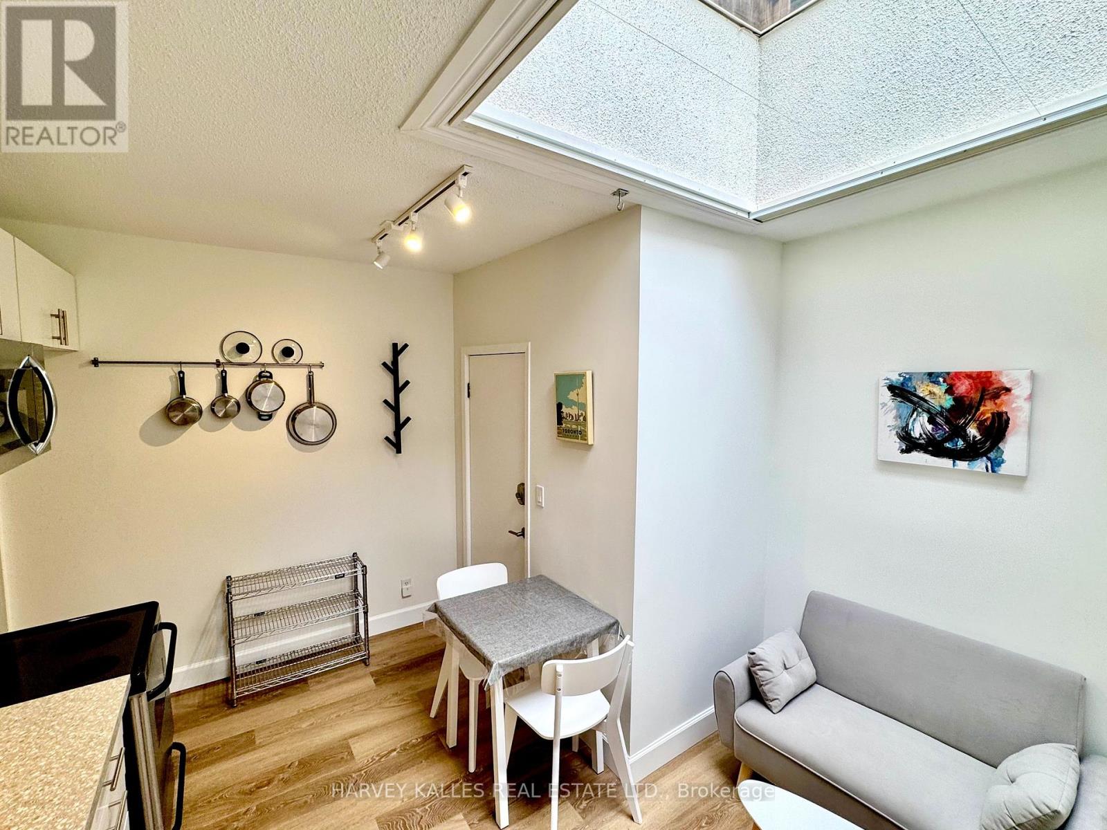 210 GERRARD STREET E - 41