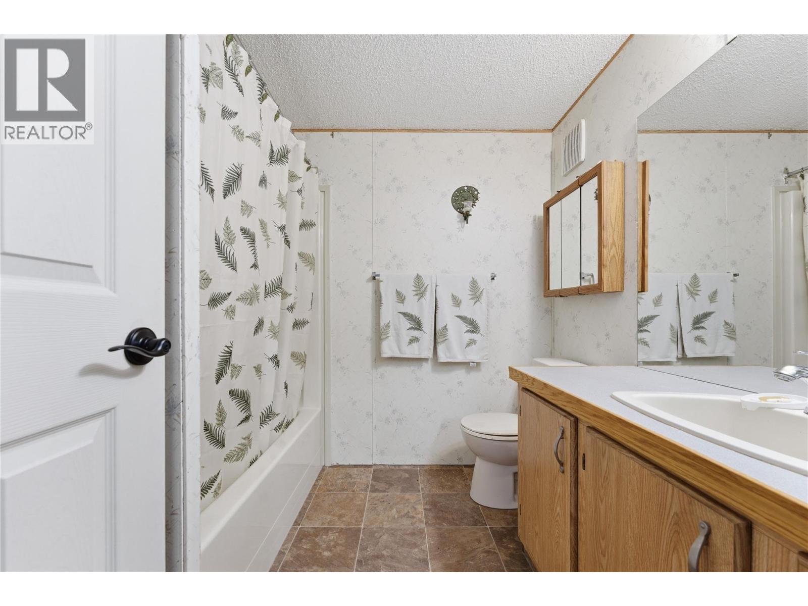 211 6710 Tronson Road, Vernon