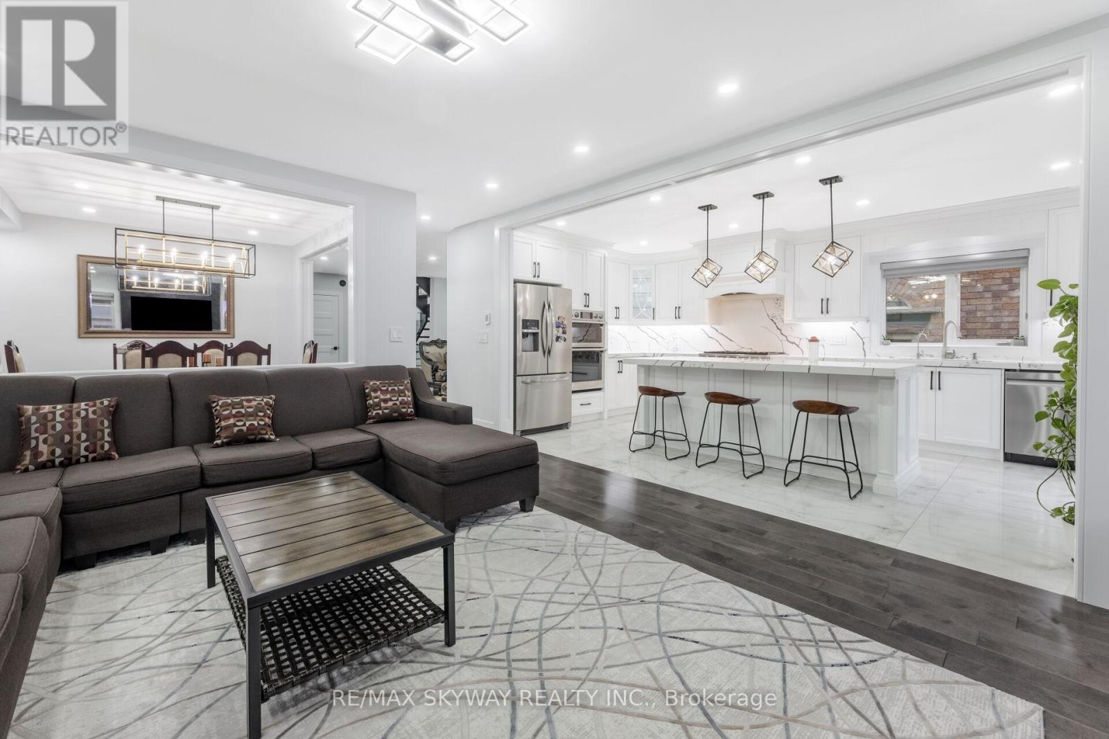 32 LADY BELLE CRESCENT - 10